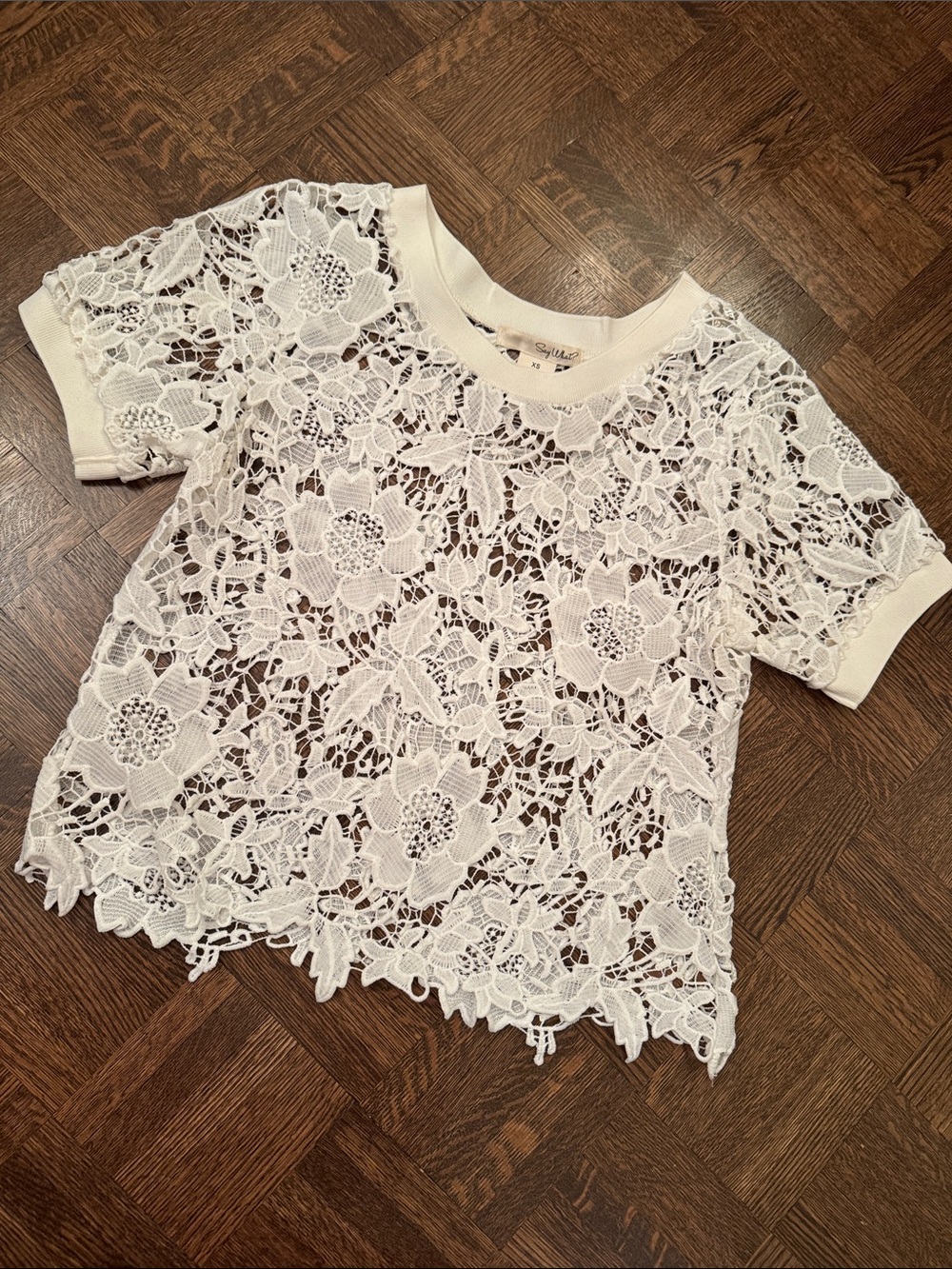 Women's White Floral Lace Short-Sleeve T-shirt size XS
